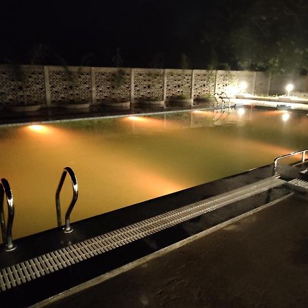 Silent Valley Resort Thane Exteriör bild